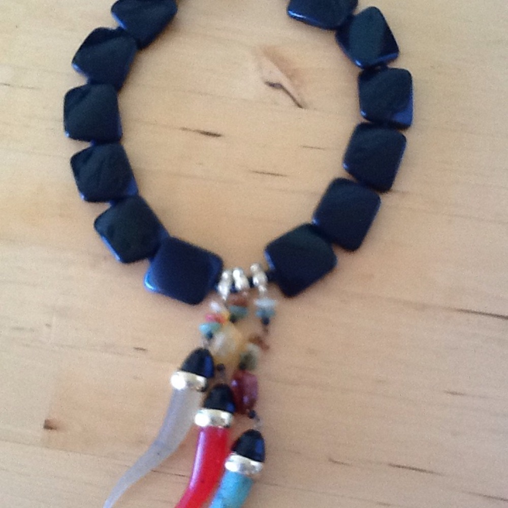 BEAUTIFUL AND UNIQUE ITALIAN NECKLACE